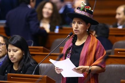 INCLUYENBATALLA DE AYACUCHO EN CELEBRACION NACIONAL DEL BICENTENARIO DE LA INDEPENDENCIA AMERICANA