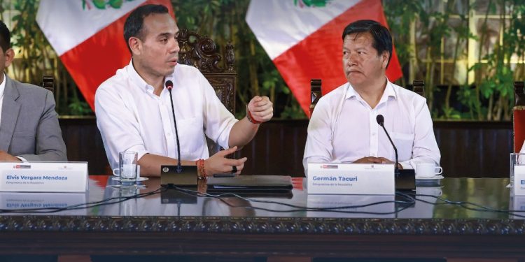  TACURI BLINDA A JERÍ: NO FIRMA CONVOCATORIA A PLENO EXTRAORDINARIO PARA CENSURARLO