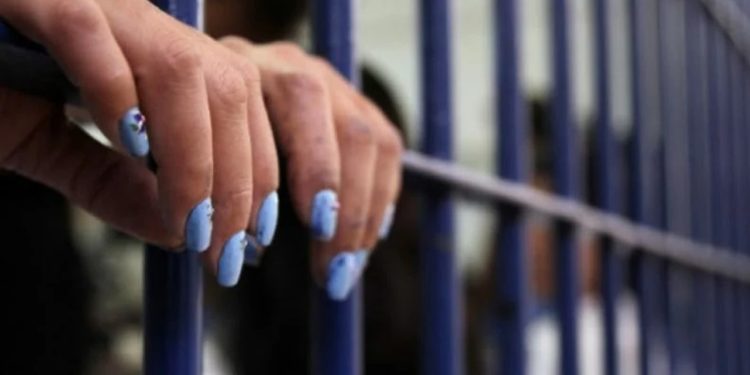 𝗗𝗜𝗖𝗧𝗔𝗡 𝗣𝗥𝗜𝗦𝗜𝗢́𝗡 𝗣𝗥𝗘𝗩𝗘𝗡𝗧𝗜𝗩𝗔 𝗣𝗢𝗥 𝗔𝗧𝗔𝗤𝗨𝗘 𝗖𝗢𝗡 𝗔𝗥𝗠𝗔 𝗕𝗟𝗔𝗡𝗖𝗔 𝗔 𝗢𝗗𝗢𝗡𝗧𝗢́𝗟𝗢𝗚𝗔 𝗘𝗡 𝗔𝗡𝗗𝗥𝗘́𝗦 𝗔𝗩𝗘𝗟𝗜𝗡𝗢 𝗖𝗔́𝗖𝗘𝗥𝗘𝗦