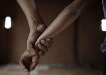 𝐑𝐄𝐏𝐀𝐓𝐑𝐈𝐀𝐍 𝐃𝐄 𝐁𝐎𝐋𝐈𝐕𝐈𝐀 𝐀 𝐌𝐄𝐍𝐎𝐑 𝐕𝐈𝐂𝐓𝐈𝐌𝐀 𝐃𝐄 𝐓𝐑𝐀𝐓𝐀 𝐃𝐄 𝐏𝐄𝐑𝐒𝐎𝐍𝐀𝐒